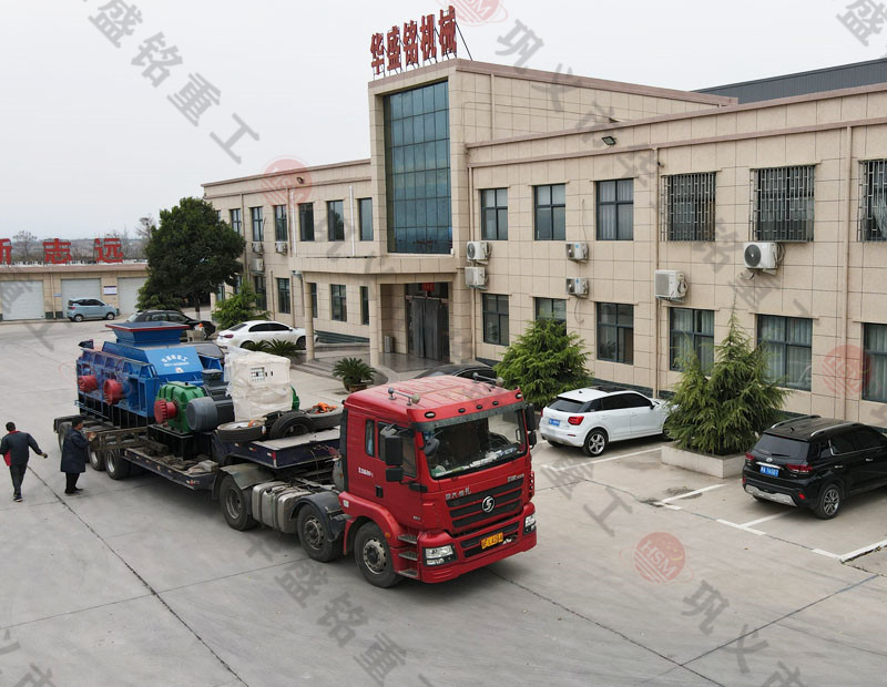 時(shí)產(chǎn)200噸對(duì)輥液壓制砂機(jī)，處理鵝卵石、石灰石的出砂效果怎么樣呢？
