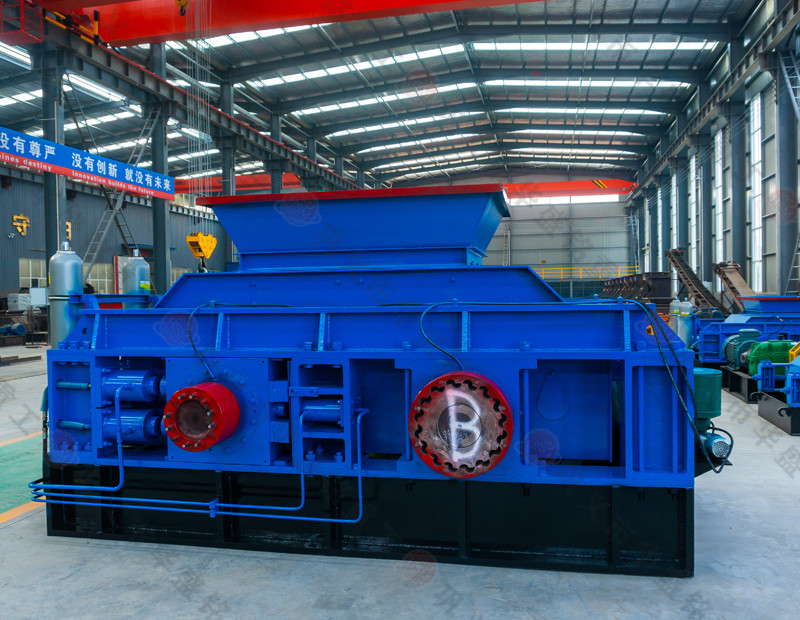 砂石廠需要什么設備，出料1-3mm對輥破碎機廠家